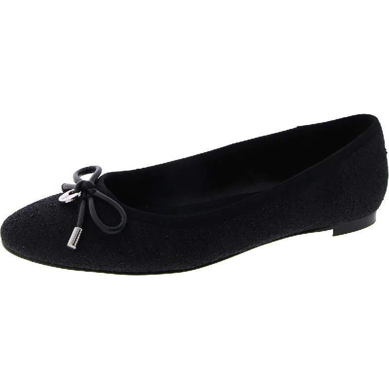 Flats with stitched style-Bandolino Womens PAYLY 3 Patent Leather Bow Ballet Flats