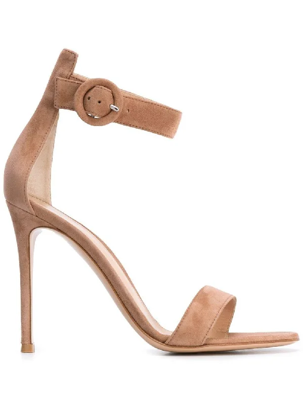 Sandals for weekend strolls-GIANVITO ROSSI Praline Sandals for SS23 Season