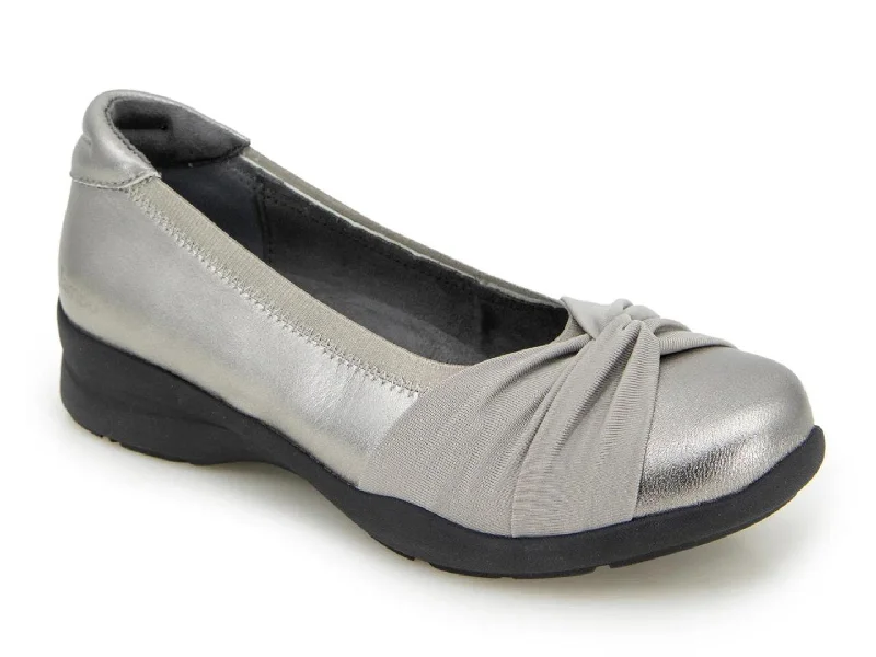 Flats with open style-Jambu: Tara in Gunmetal