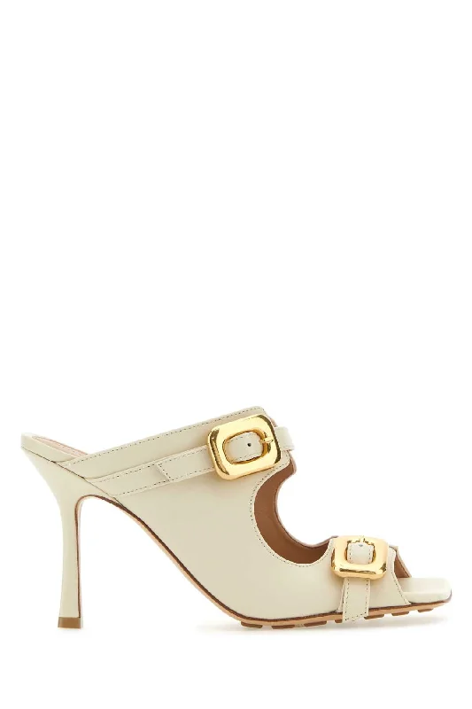 Sandals with sturdy leather soles-BOTTEGA VENETA Ivory Leather Stretch Buckle Flat Sandals with 3.5 Inch Heel